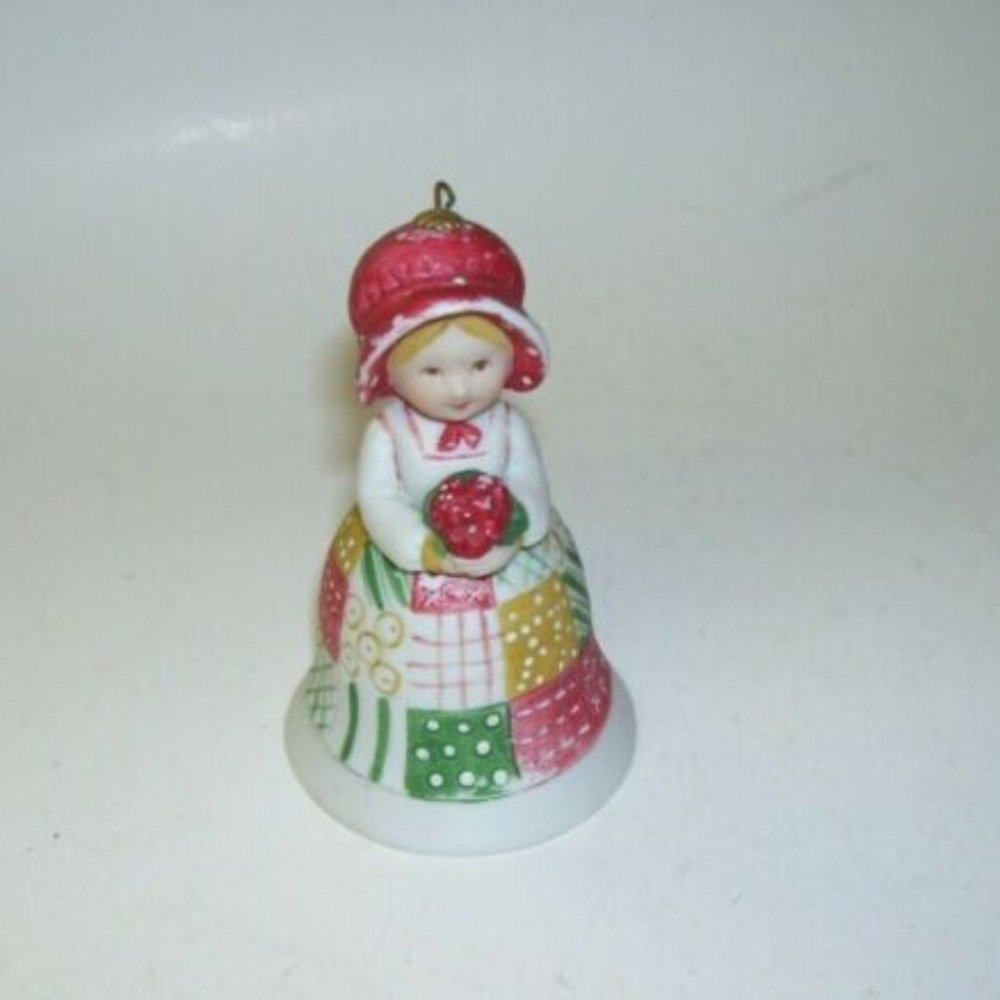Holly Hobby Christmas Bell
